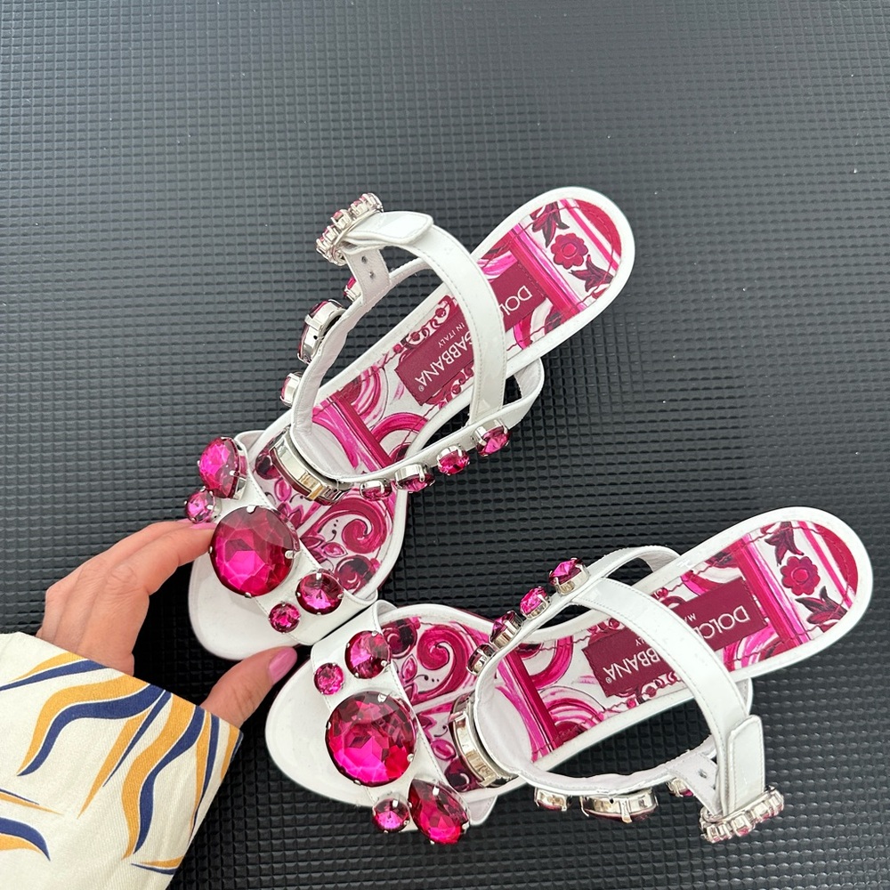 AUTHENTIC DOLCE & GABBANA Women's PINK Embellished LEATHER SANDALS
Majolica